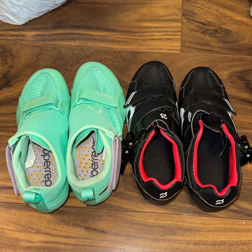 2 pairs of women’s cycling shoes